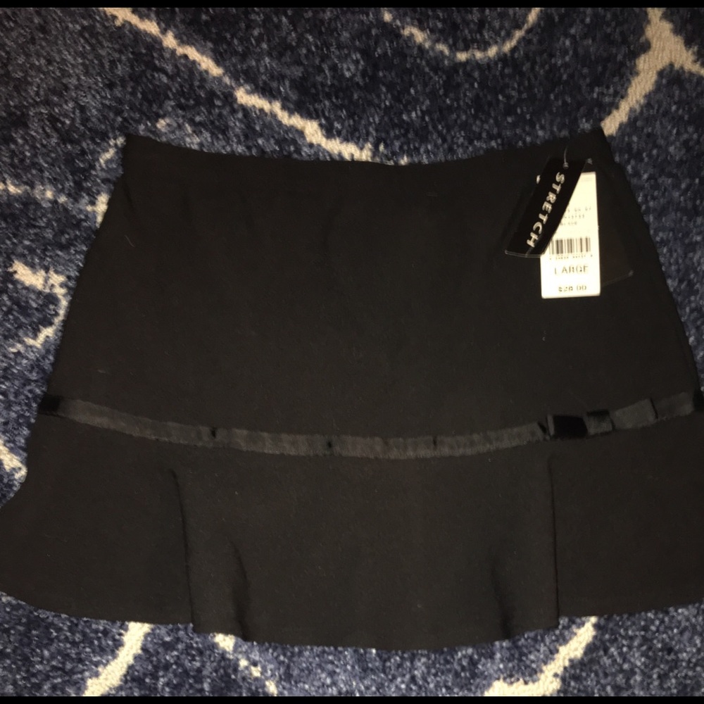 IZ Byer Black skirt with bow